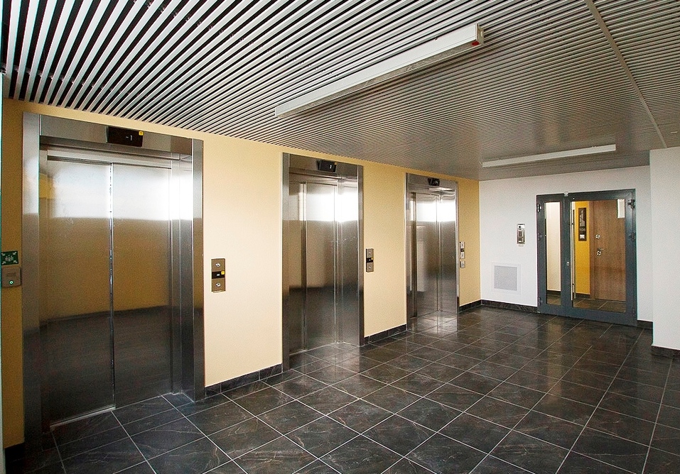 Лифтовый холл Лифтовый холл