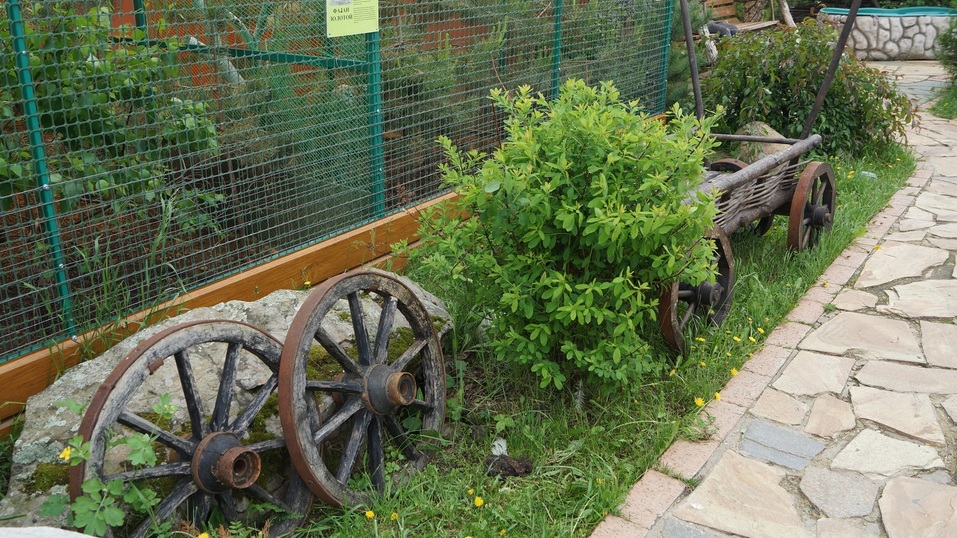 Под Челябинском построили домик хоббита, где будут угощать «закуской гнома»
5 Под Челябинском построили домик хоббита, где будут угощать «закуской гнома»
5
