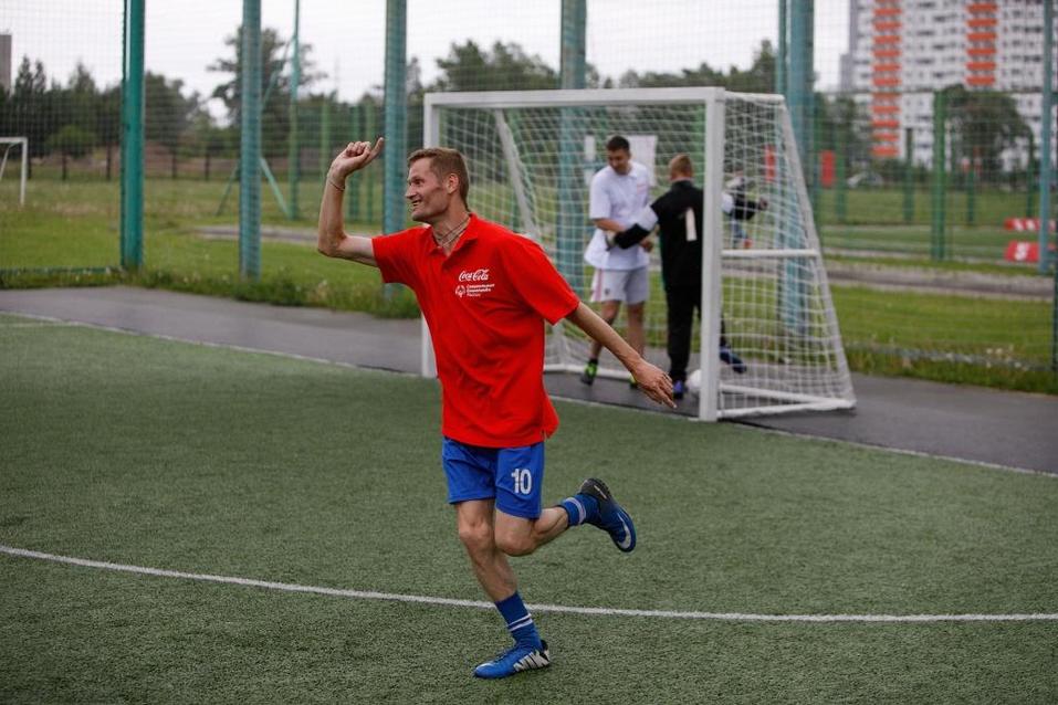 Подростки с особенностями развития сыграли в футбол с представителями мэрии Новосибирска
3 Подростки с особенностями развития сыграли в футбол с представителями мэрии Новосибирска
3