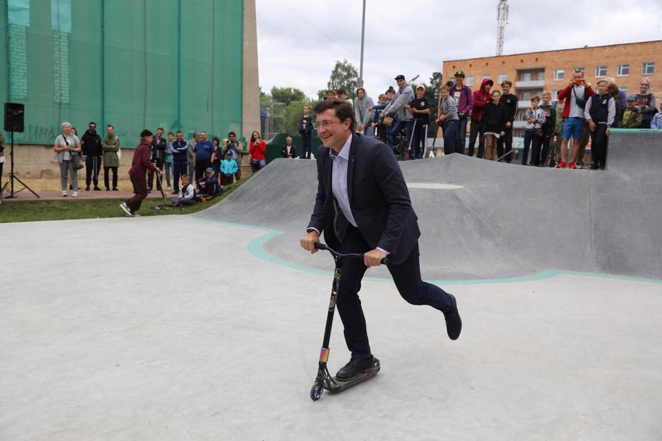 Глеб Никитин открыл скейт-парк в Выксе 1 Глеб Никитин открыл скейт-парк в Выксе 1