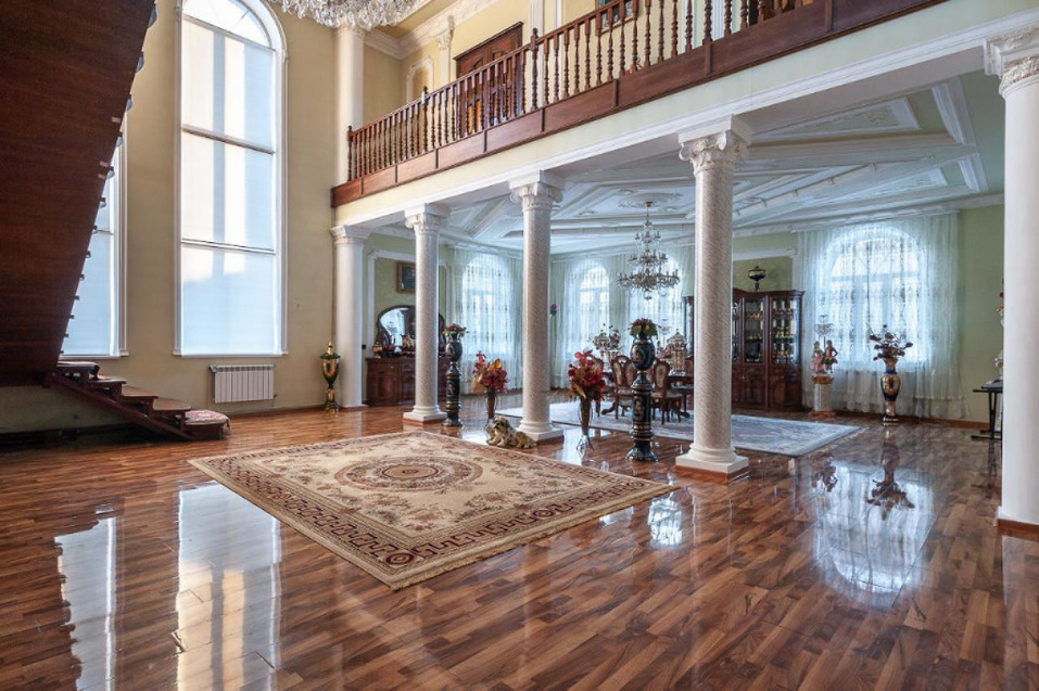 Дом площадью 677 кв. м. имет семь спален Дом площадью 677 кв. м. имет семь спален