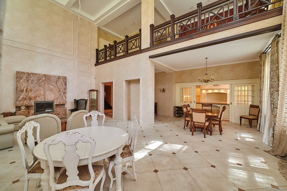 Под Челябинском за 80 млн продают дом, в котором убили директора "Челябэнергосбыта" 2 Под Челябинском за 80 млн продают дом, в котором убили директора "Челябэнергосбыта" 2