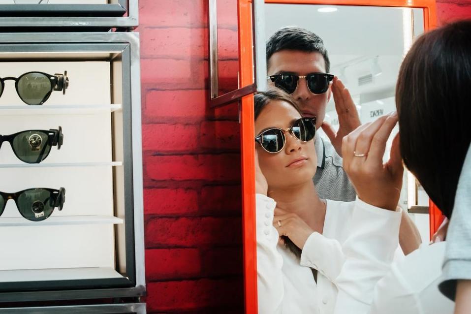Очки для красной дорожки: в Екатеринбурге появился корнер Ray-Ban: ФОТОРЕПОРТАЖ 6 Очки для красной дорожки: в Екатеринбурге появился корнер Ray-Ban: ФОТОРЕПОРТАЖ 6