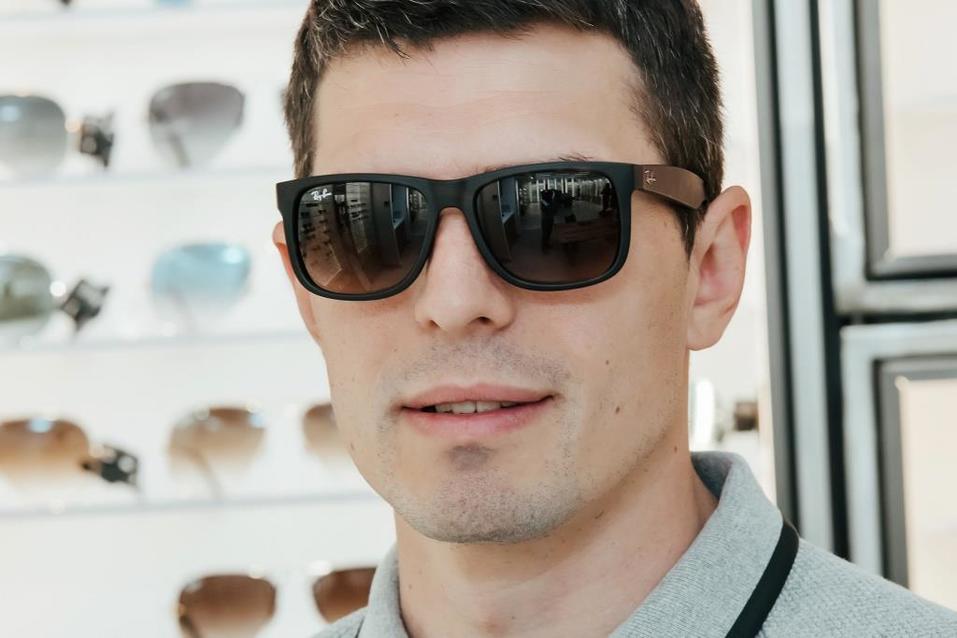 Очки для красной дорожки: в Екатеринбурге появился корнер Ray-Ban: ФОТОРЕПОРТАЖ 10 Очки для красной дорожки: в Екатеринбурге появился корнер Ray-Ban: ФОТОРЕПОРТАЖ 10