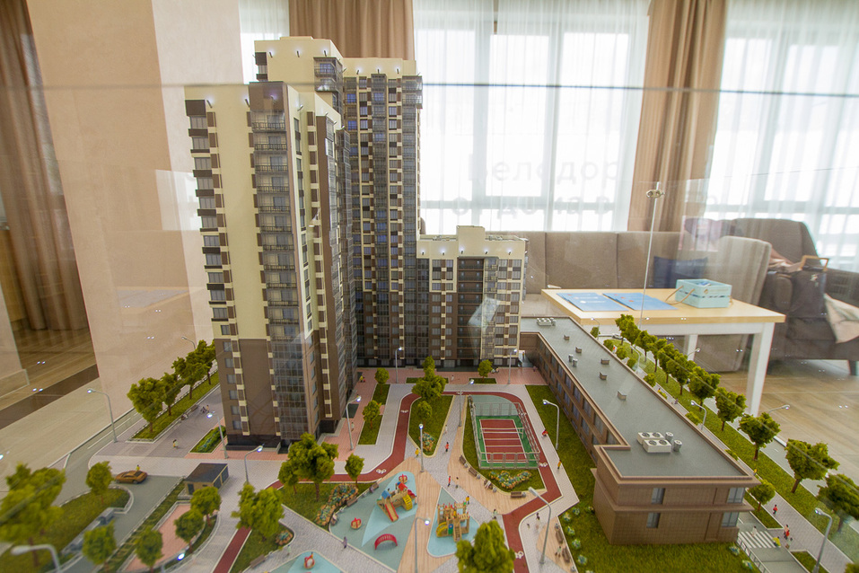 Для «Нагорного» взяли за основу фасады «Макаровского», архитекторы также сделали ставку на панорамность окон. Для «Нагорного» взяли за основу фасады «Макаровского», архитекторы также сделали ставку на панорамность окон.