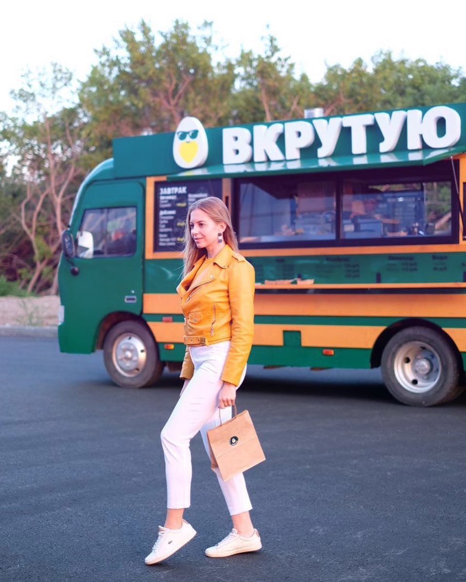 В Челябинске известная фотомодель и жена хоккеиста «Трактора» открыла ресторан 1 В Челябинске известная фотомодель и жена хоккеиста «Трактора» открыла ресторан 1