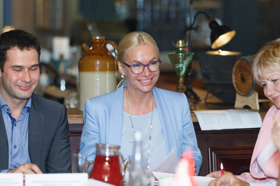 «Деловой квартал» провел установочный экспертный совет по премии «Человек года-2019» 2 «Деловой квартал» провел установочный экспертный совет по премии «Человек года-2019» 2