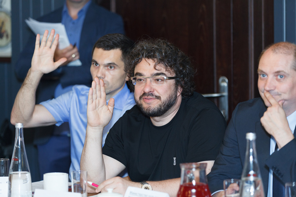 «Деловой квартал» провел установочный экспертный совет по премии «Человек года-2019» 18 «Деловой квартал» провел установочный экспертный совет по премии «Человек года-2019» 18