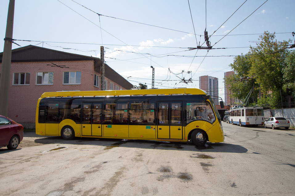 Электробус в депо Электробус в депо