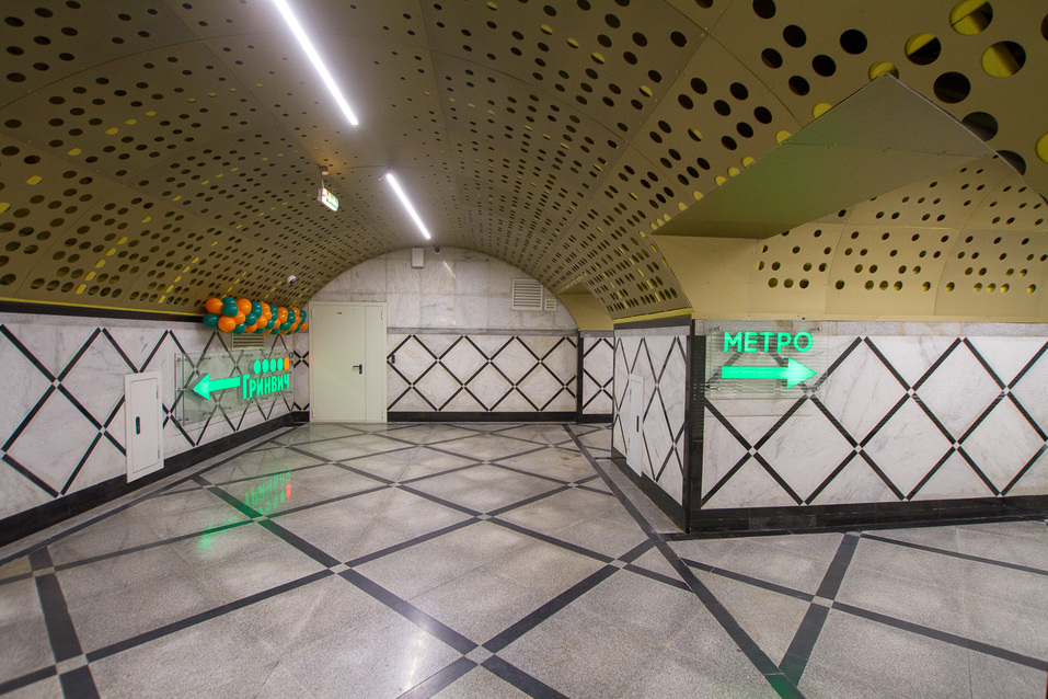Переход в метро из ТРЦ "Гринвич" Переход в метро из ТРЦ "Гринвич"