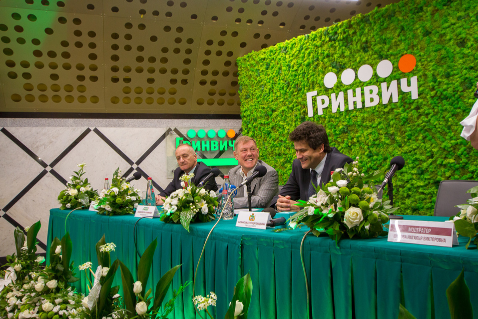 Открытие выхода в ТРЦ "Гринвич" из метро Открытие выхода в ТРЦ "Гринвич" из метро