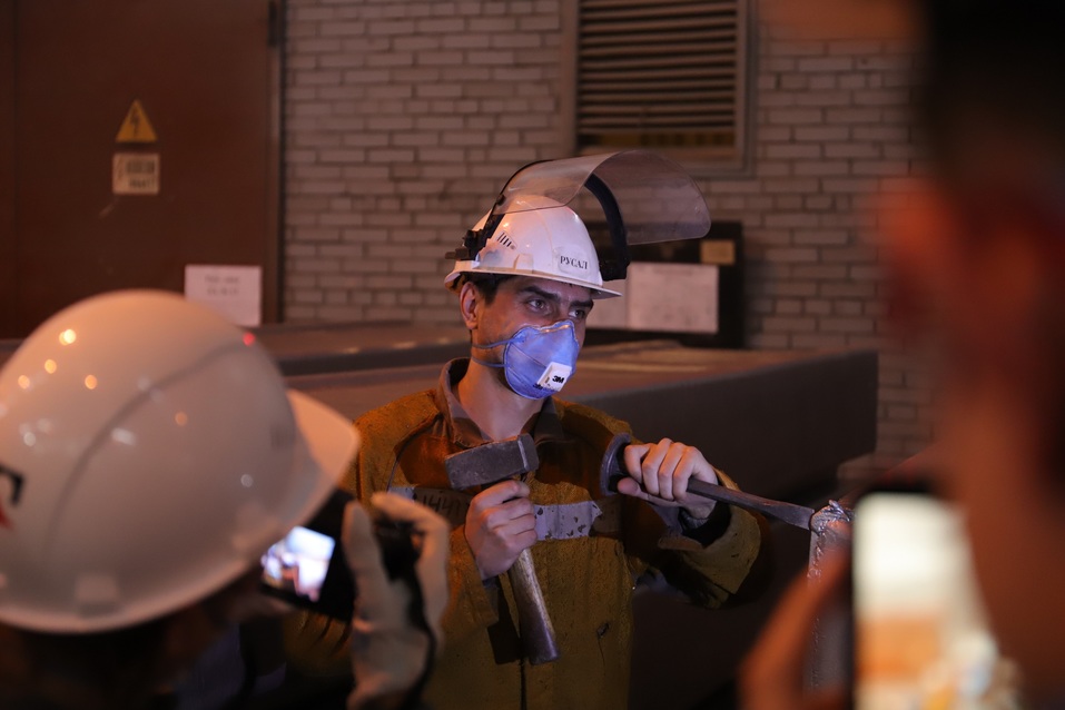 «Почувствуй себя индустриальным фотографом» — на КрАЗе прошёл мастер-класс по фотографии 9 «Почувствуй себя индустриальным фотографом» — на КрАЗе прошёл мастер-класс по фотографии 9