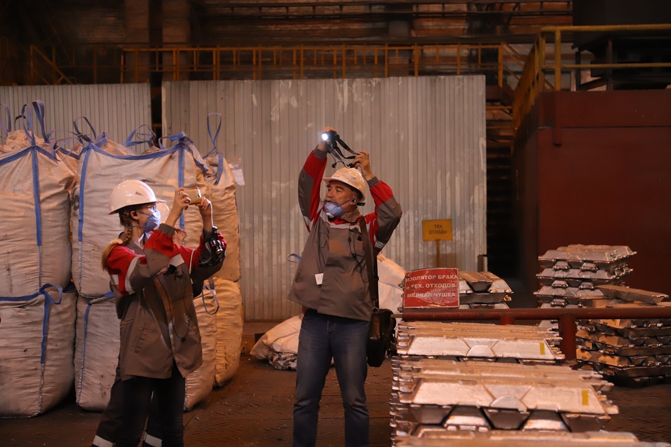 «Почувствуй себя индустриальным фотографом» — на КрАЗе прошёл мастер-класс по фотографии 15 «Почувствуй себя индустриальным фотографом» — на КрАЗе прошёл мастер-класс по фотографии 15