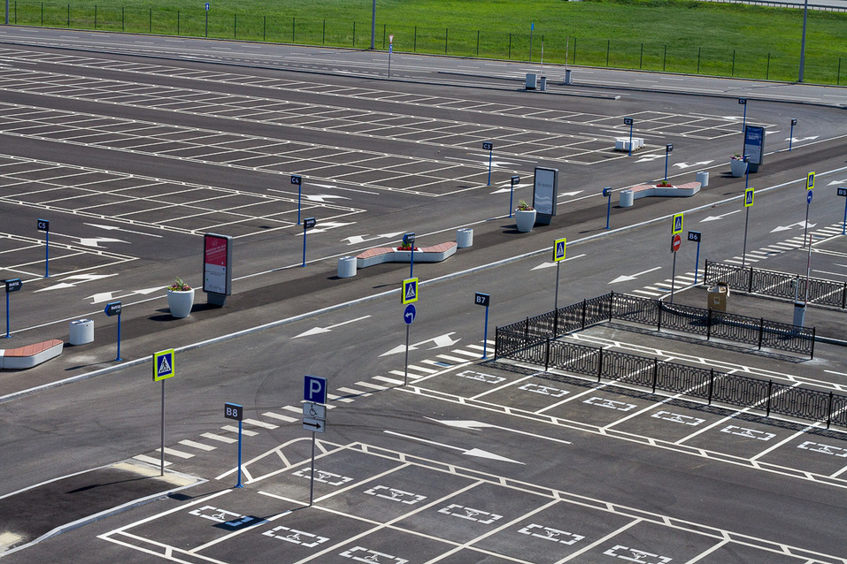 Обновленная парковка МВЦ Обновленная парковка МВЦ