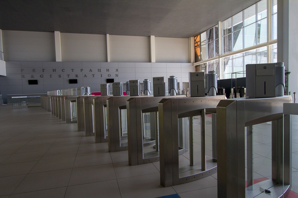 Зона досмотра в конгресс-центре Зона досмотра в конгресс-центре