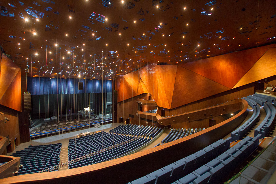 Зал конгресс-центра Зал конгресс-центра