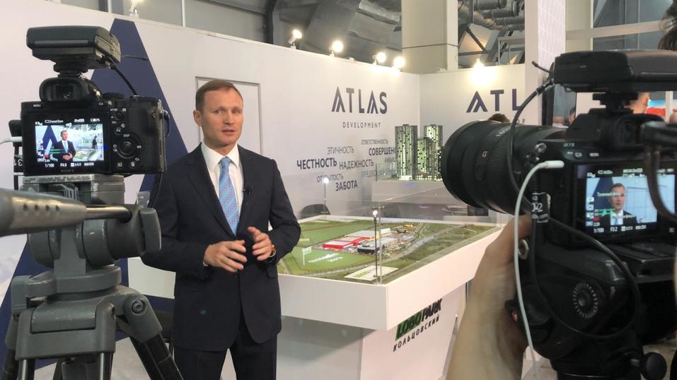 Плюс — богатые клиенты, минусы — паркинг и паранойя из-за Путина. Бизнес — о выставках 3 Плюс — богатые клиенты, минусы — паркинг и паранойя из-за Путина. Бизнес — о выставках 3