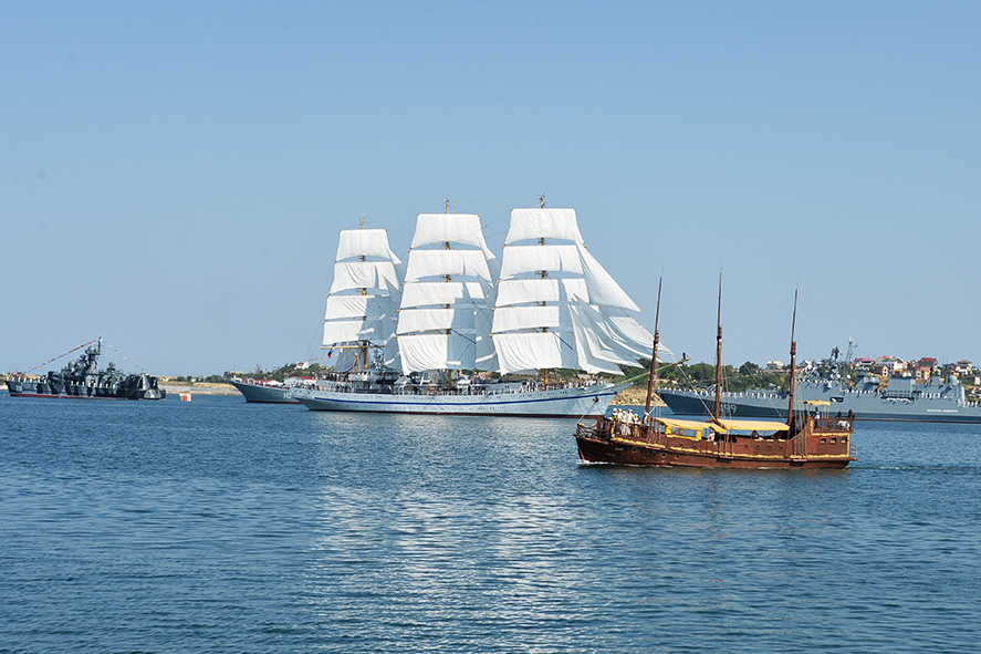 Делегация АПЗ приняла участие в праздновании Дня военно-морского флота в Севастополе 1 Делегация АПЗ приняла участие в праздновании Дня военно-морского флота в Севастополе 1