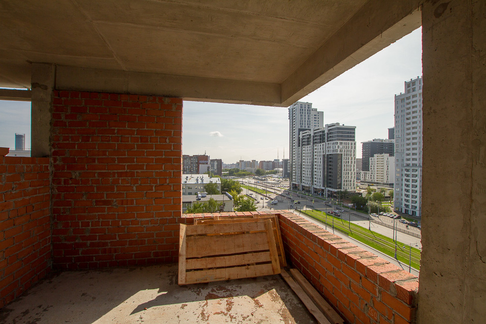 В ЖК Нагорный применяется угловое остекление оконных проемов и лоджий. Застройщик использует двухкамерный стеклопакет с мультипокрытием. В ЖК Нагорный применяется угловое остекление оконных проемов и лоджий. Застройщик использует двухкамерный стеклопакет с мультипокрытием.
