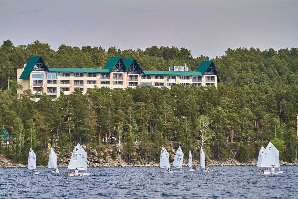 Природа? Инфраструктура? Сервис? Из чего складывается успех туристической отрасли? 1 Природа? Инфраструктура? Сервис? Из чего складывается успех туристической отрасли? 1