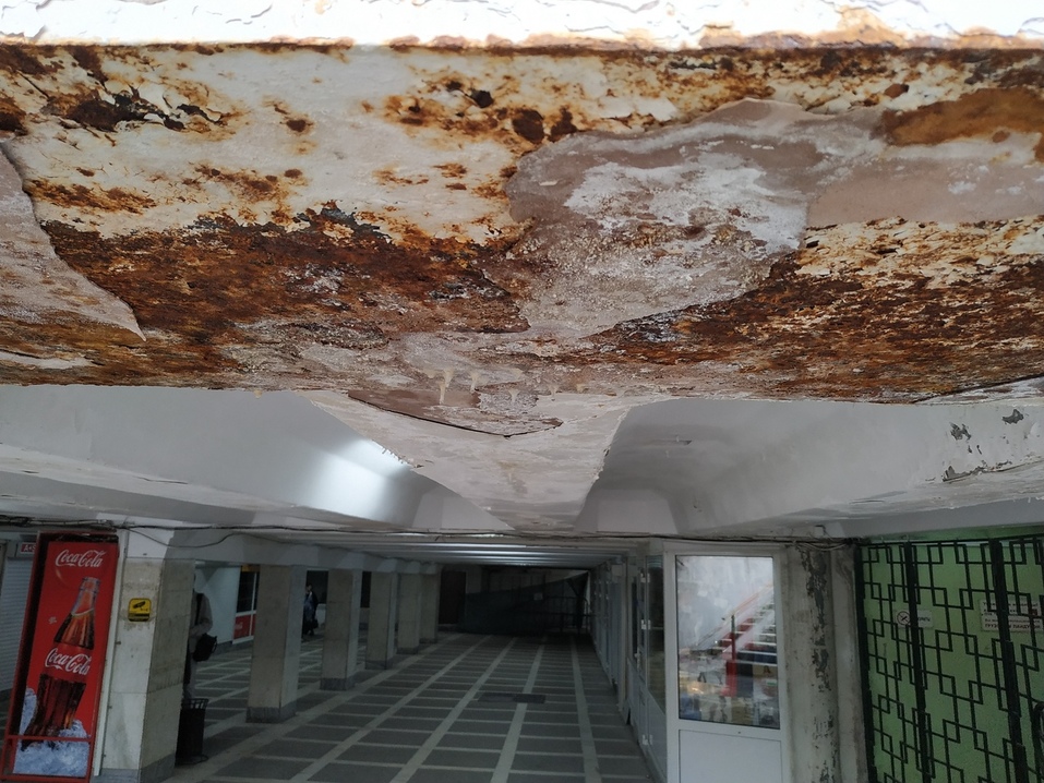 «Аварийное состояние». Наталью Котову просят закрыть подземный переход в центре Челябинска 1 «Аварийное состояние». Наталью Котову просят закрыть подземный переход в центре Челябинска 1