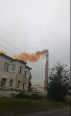 Густое оранжевое облако накрыло Новоуральск Густое оранжевое облако накрыло Новоуральск