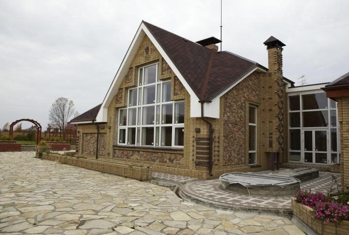 Комната для прислуги и библиотека. На продажу выставлена вилла за 123 млн руб. 1 Комната для прислуги и библиотека. На продажу выставлена вилла за 123 млн руб. 1