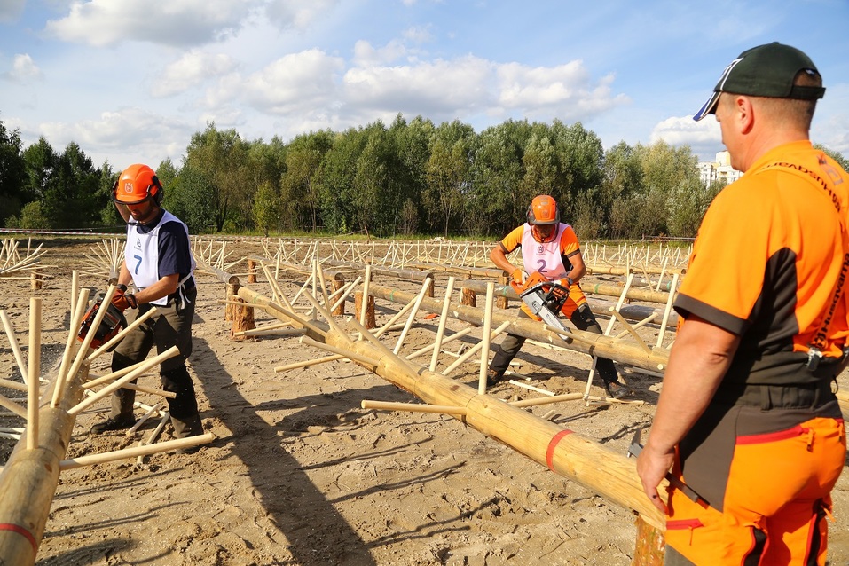 «Брутально, мужественно и красиво». Как лесорубы соревновались под Нижним Новгородом. ФOTO 6 «Брутально, мужественно и красиво». Как лесорубы соревновались под Нижним Новгородом. ФOTO 6