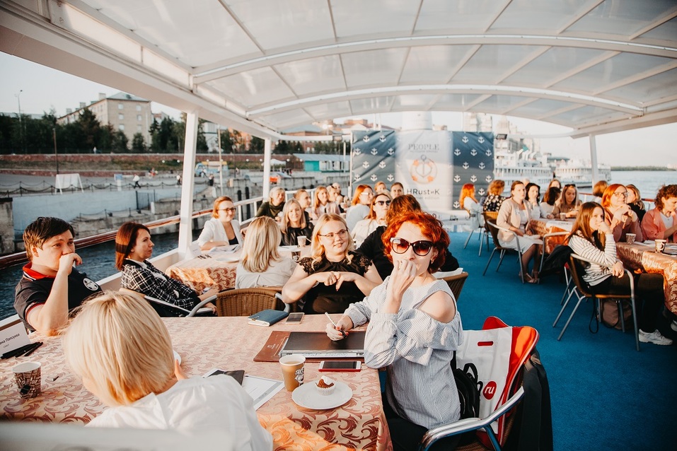 Красноярские HR-специалисты встретили начало делового сезона прогулкой по Енисею 4 Красноярские HR-специалисты встретили начало делового сезона прогулкой по Енисею 4