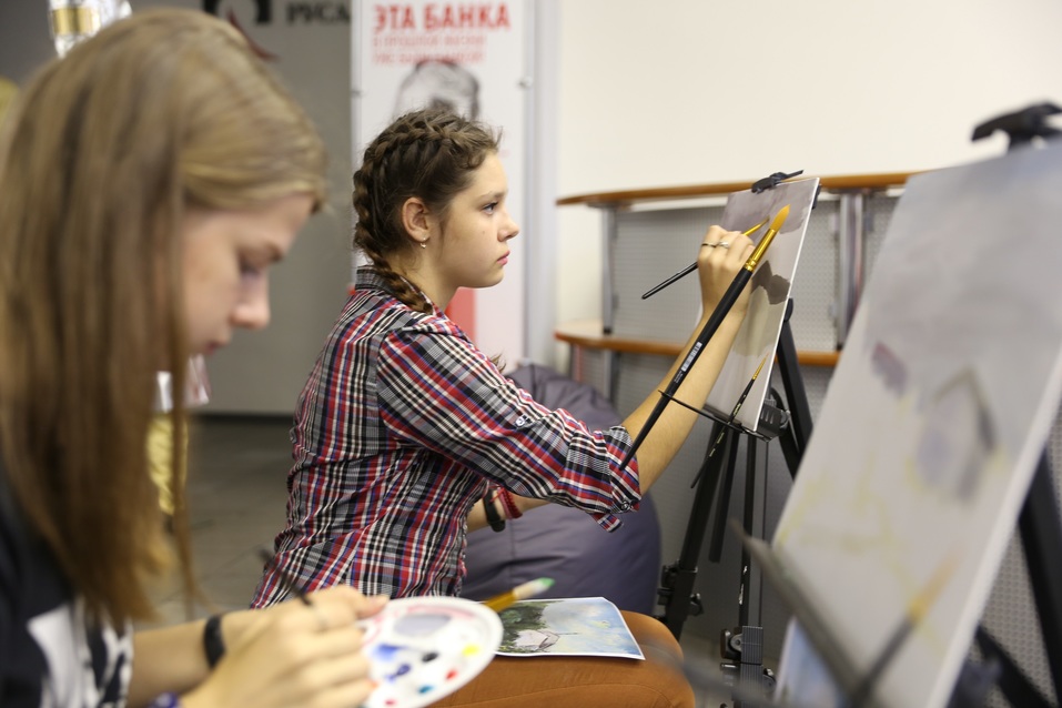 «Это что-то нереальное»: красноярцы запечатлели КрАЗ на своих холстах 5 «Это что-то нереальное»: красноярцы запечатлели КрАЗ на своих холстах 5