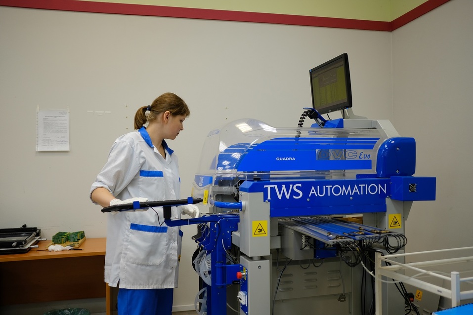 Автоматическая машина для изготовления печатных плат Автоматическая машина для изготовления печатных плат