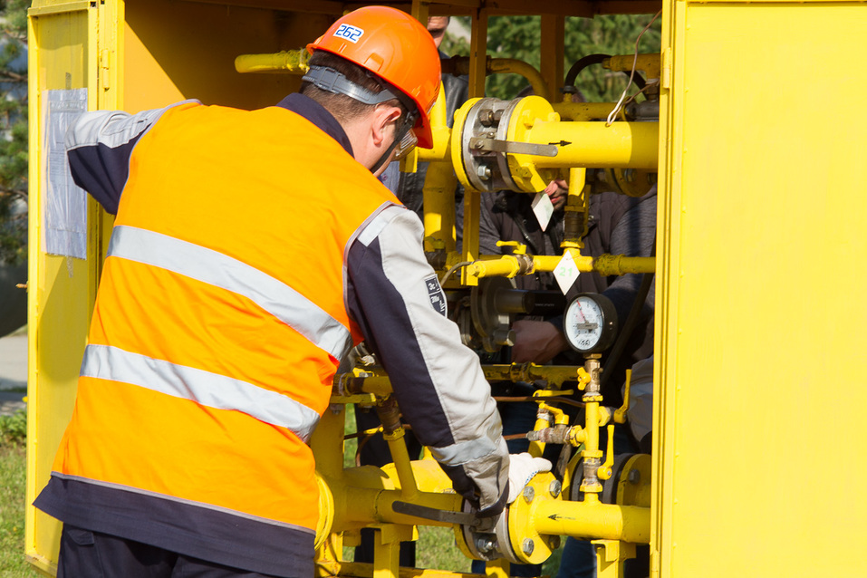 Работа в газорегуляторном шкафу Работа в газорегуляторном шкафу