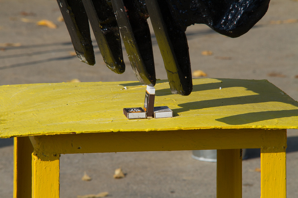 Закрывание спичечного коробка Закрывание спичечного коробка