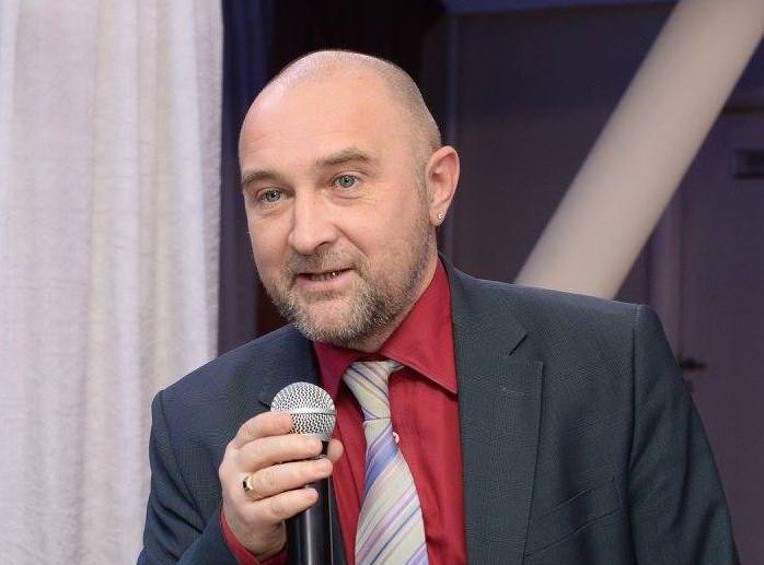 «Нет фотографии, на которой он бы не улыбался». Виктор Ворошилов в воспоминаниях друзей 1 «Нет фотографии, на которой он бы не улыбался». Виктор Ворошилов в воспоминаниях друзей 1