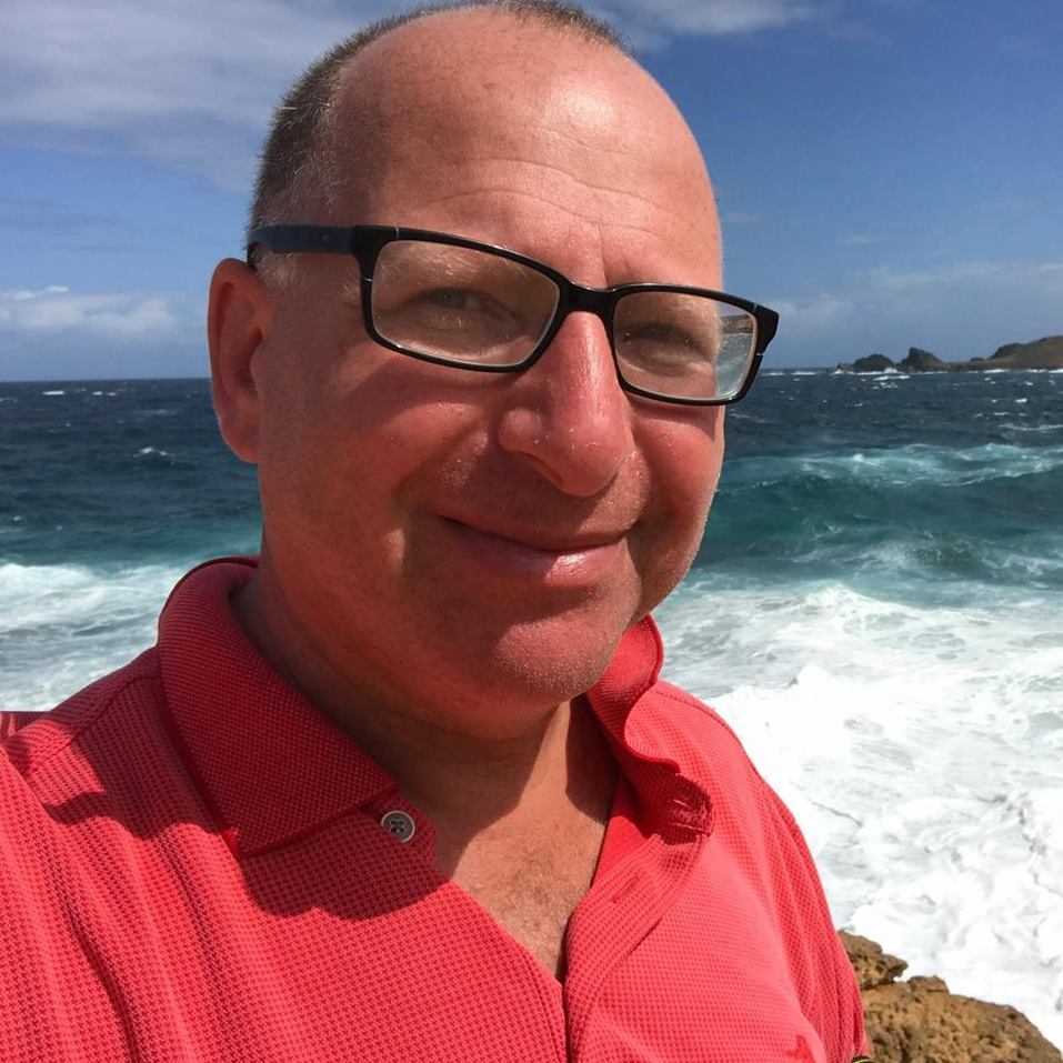 «Нет фотографии, на которой он бы не улыбался». Виктор Ворошилов в воспоминаниях друзей 4 «Нет фотографии, на которой он бы не улыбался». Виктор Ворошилов в воспоминаниях друзей 4