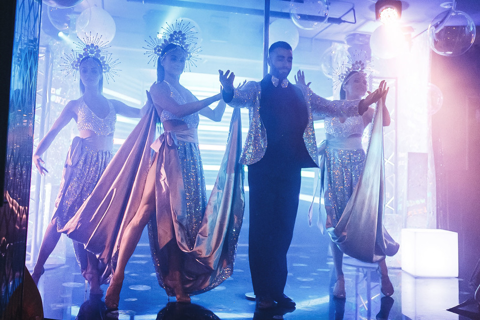 «Раньше к нам ходили чиновники и крупные бизнесмены». Как изменились кабаре в 21 веке 3 «Раньше к нам ходили чиновники и крупные бизнесмены». Как изменились кабаре в 21 веке 3