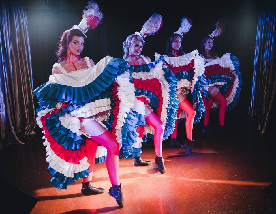 «Раньше к нам ходили чиновники и крупные бизнесмены». Как изменились кабаре в 21 веке 5 «Раньше к нам ходили чиновники и крупные бизнесмены». Как изменились кабаре в 21 веке 5