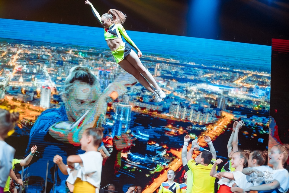 Вперед в будущее. Как в Екатеринбурге вручали премию «Человек года — 2019» / РЕПОРТАЖ 17 Вперед в будущее. Как в Екатеринбурге вручали премию «Человек года — 2019» / РЕПОРТАЖ 17