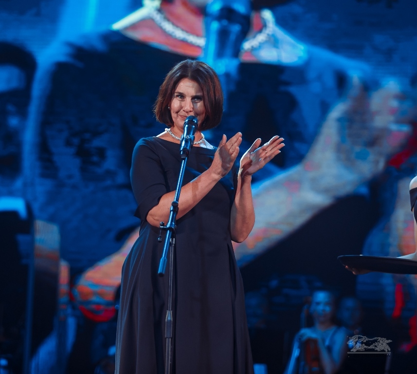 Вперед в будущее. Как в Екатеринбурге вручали премию «Человек года — 2019» / РЕПОРТАЖ 27 Вперед в будущее. Как в Екатеринбурге вручали премию «Человек года — 2019» / РЕПОРТАЖ 27