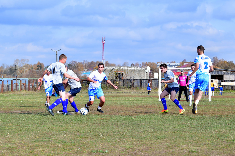 Соревнования по футболу Соревнования по футболу