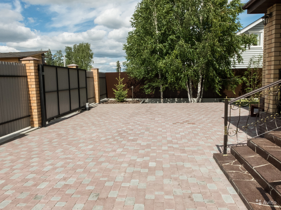 Живи в пригороде: в «Белых росах» продают новые дома с мебелью и благоустроенным участком 11 Живи в пригороде: в «Белых росах» продают новые дома с мебелью и благоустроенным участком 11