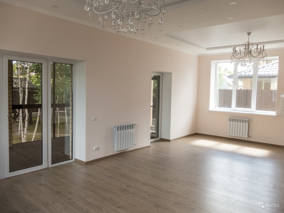 Живи в пригороде: в «Белых росах» продают новые дома с мебелью и благоустроенным участком 13 Живи в пригороде: в «Белых росах» продают новые дома с мебелью и благоустроенным участком 13