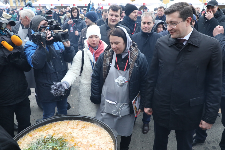 Шеф-повара из 30 регионов накормили нижегородцев на День Народного Единства 1 Шеф-повара из 30 регионов накормили нижегородцев на День Народного Единства 1