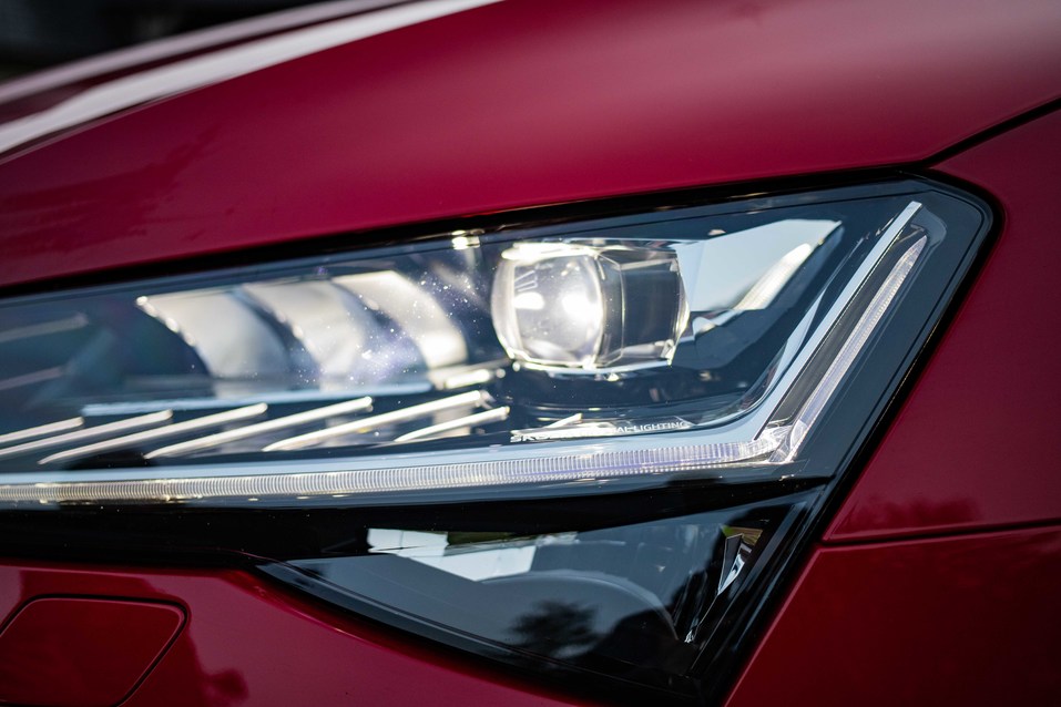 Устрицы, шампанское и Шкода:как журналист DK.RU тестил обновленный Skoda Superb во Франции 7 Устрицы, шампанское и Шкода:как журналист DK.RU тестил обновленный Skoda Superb во Франции 7