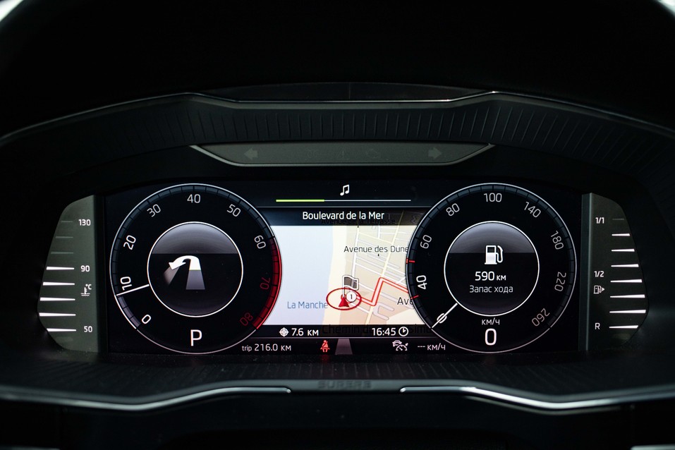 Устрицы, шампанское и Шкода:как журналист DK.RU тестил обновленный Skoda Superb во Франции 9 Устрицы, шампанское и Шкода:как журналист DK.RU тестил обновленный Skoda Superb во Франции 9