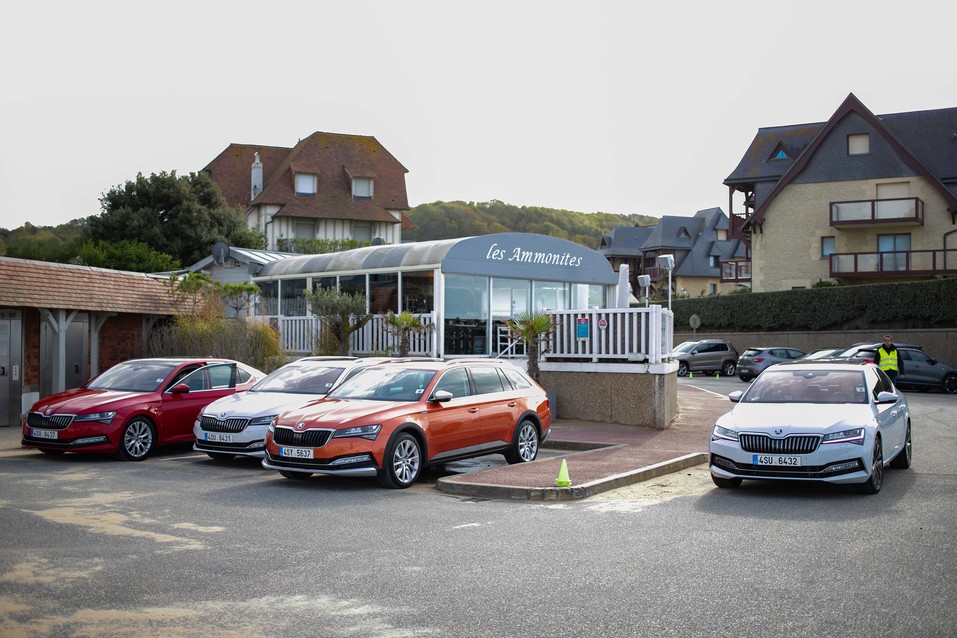 Устрицы, шампанское и Шкода:как журналист DK.RU тестил обновленный Skoda Superb во Франции 10 Устрицы, шампанское и Шкода:как журналист DK.RU тестил обновленный Skoda Superb во Франции 10