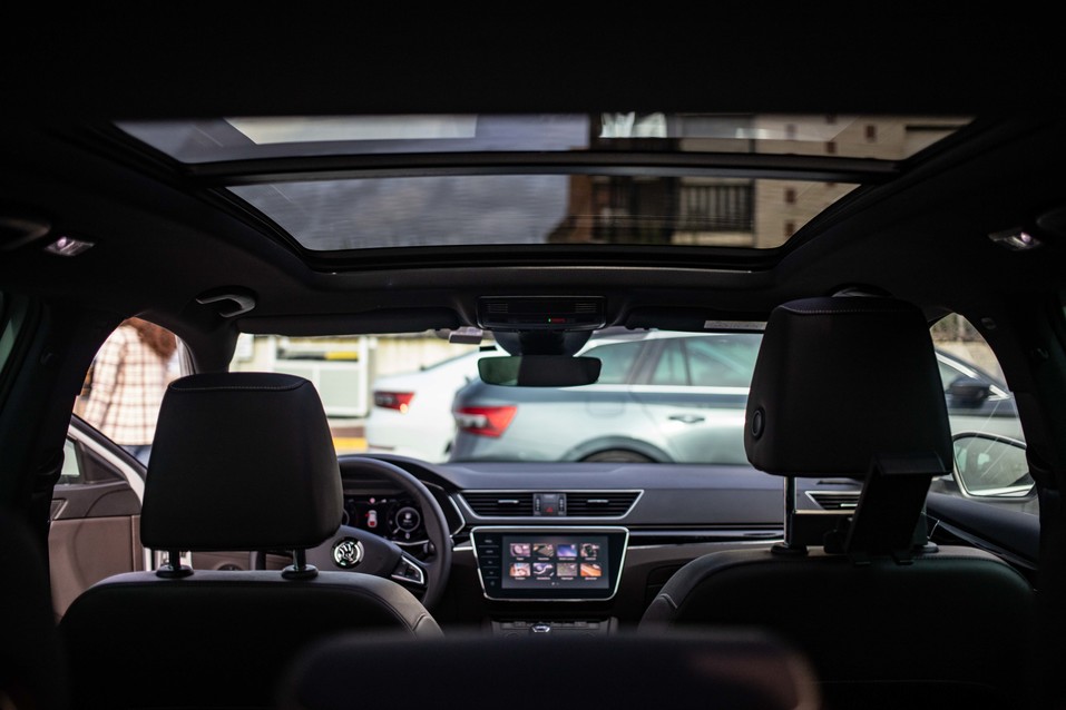 Устрицы, шампанское и Шкода:как журналист DK.RU тестил обновленный Skoda Superb во Франции 16 Устрицы, шампанское и Шкода:как журналист DK.RU тестил обновленный Skoda Superb во Франции 16