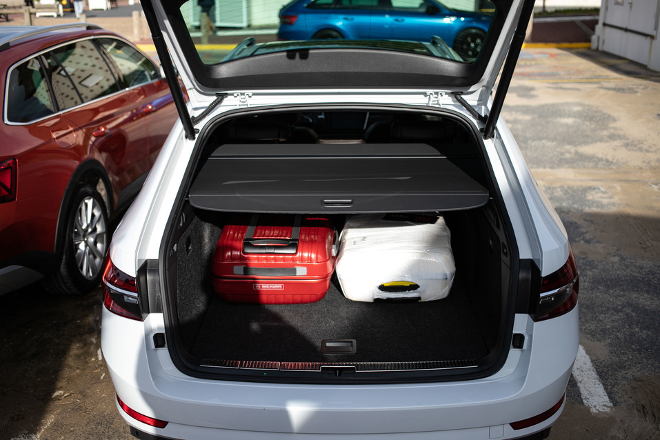 Устрицы, шампанское и Шкода:как журналист DK.RU тестил обновленный Skoda Superb во Франции 17 Устрицы, шампанское и Шкода:как журналист DK.RU тестил обновленный Skoda Superb во Франции 17