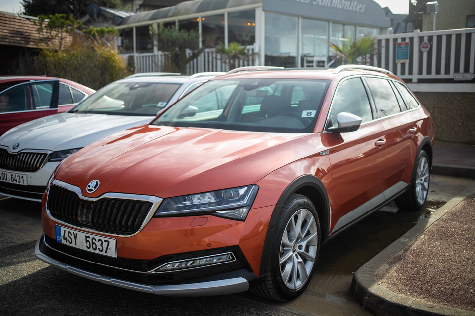 Устрицы, шампанское и Шкода:как журналист DK.RU тестил обновленный Skoda Superb во Франции 27 Устрицы, шампанское и Шкода:как журналист DK.RU тестил обновленный Skoda Superb во Франции 27