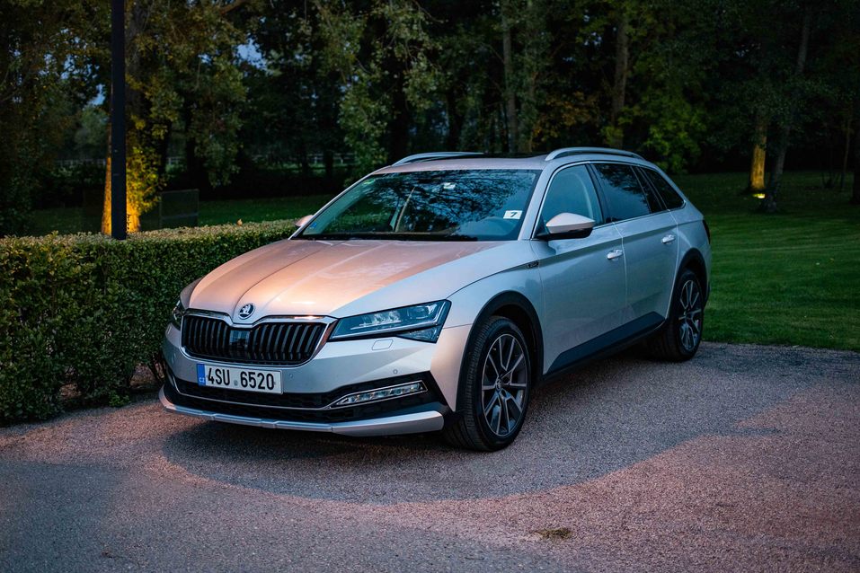 Устрицы, шампанское и Шкода:как журналист DK.RU тестил обновленный Skoda Superb во Франции 28 Устрицы, шампанское и Шкода:как журналист DK.RU тестил обновленный Skoda Superb во Франции 28